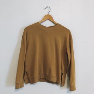 URBAN OUTFITTERS mustard yellow sweatshirt